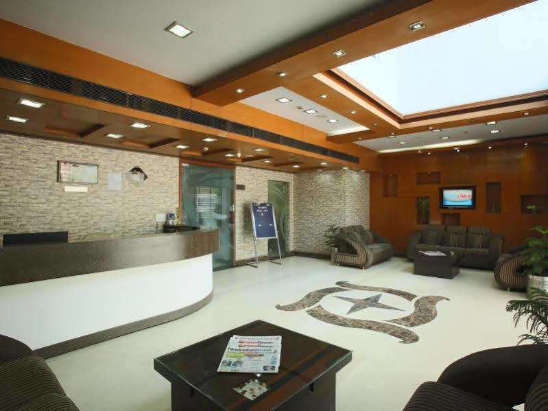 Hotel Emblem Sector 14