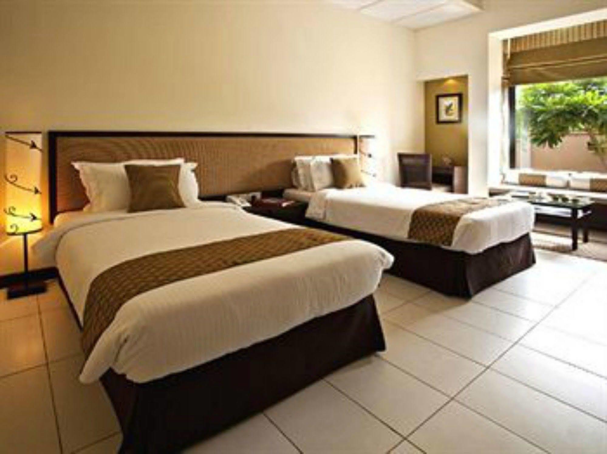 Resort Lemon Tree Hotel, Tarudhan Valley, Manesar Gurgaon