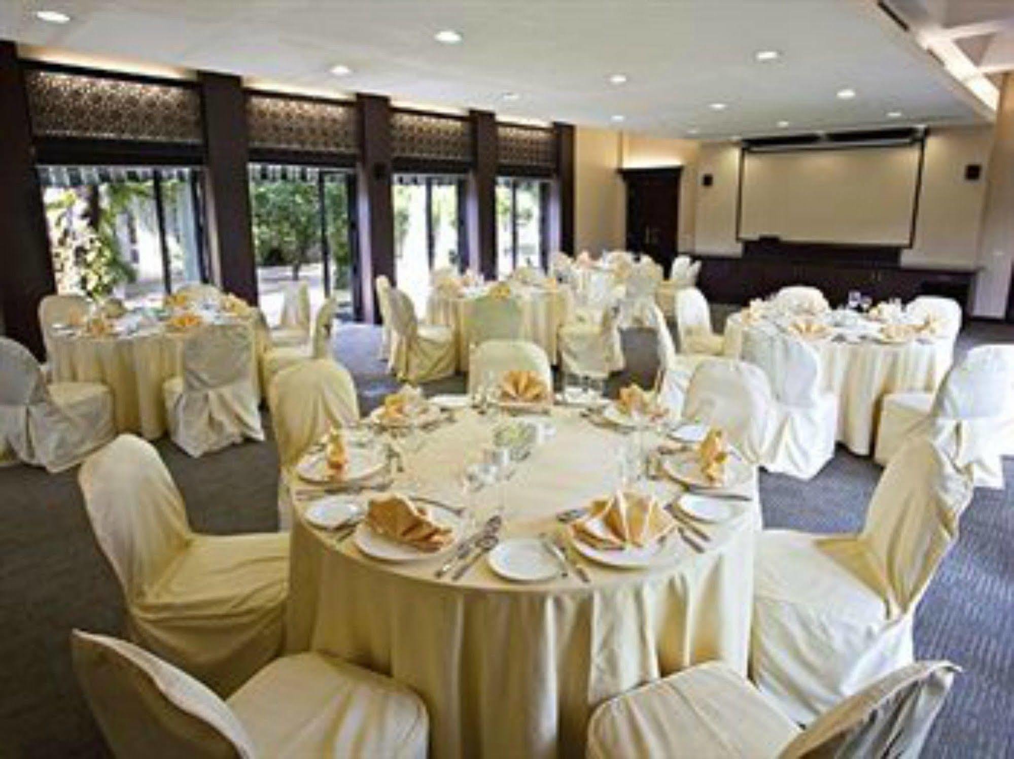 Resort Lemon Tree Hotel, Tarudhan Valley, Manesar 4*
