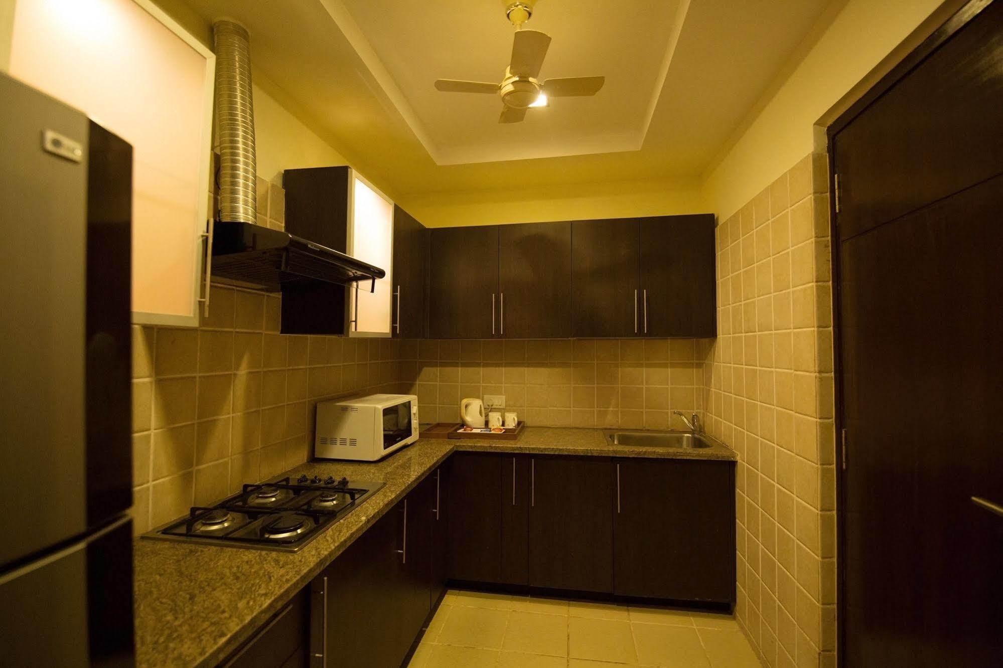 Lemon Tree Hotel, Tarudhan Valley, Manesar 4*