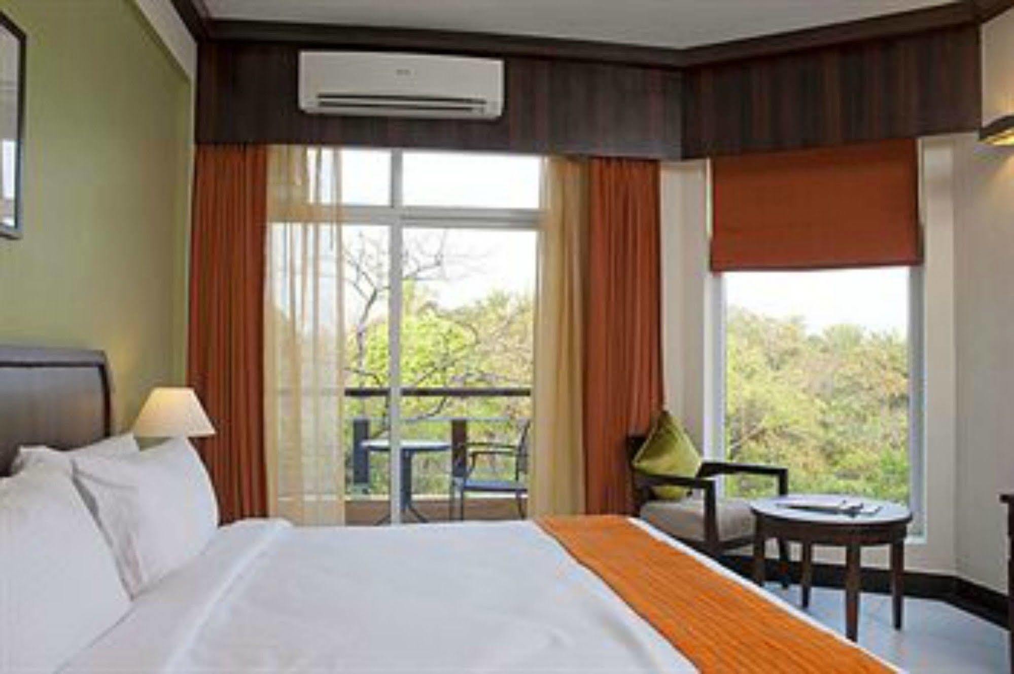 Resort Lemon Tree Hotel, Tarudhan Valley, Manesar Gurgaon