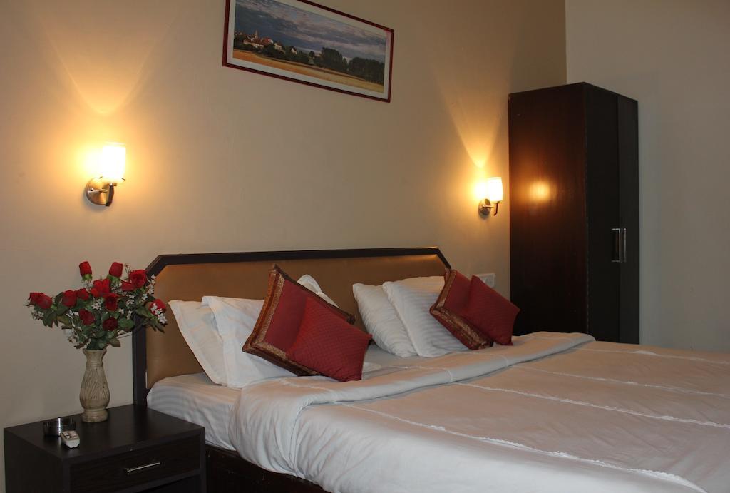 Doves Hotel