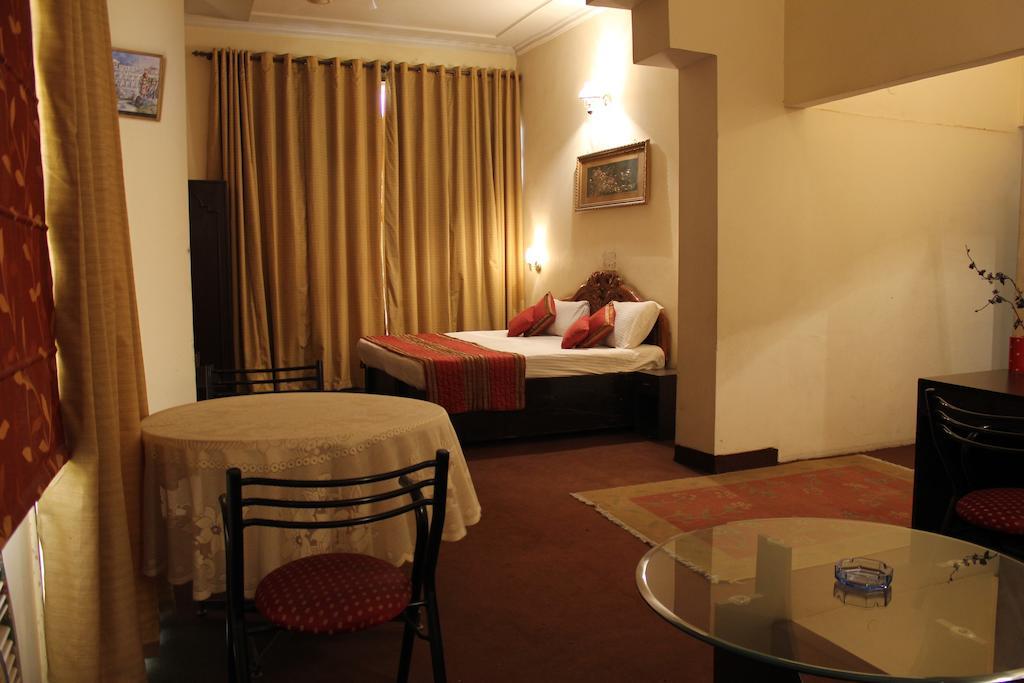 Doves Hotel