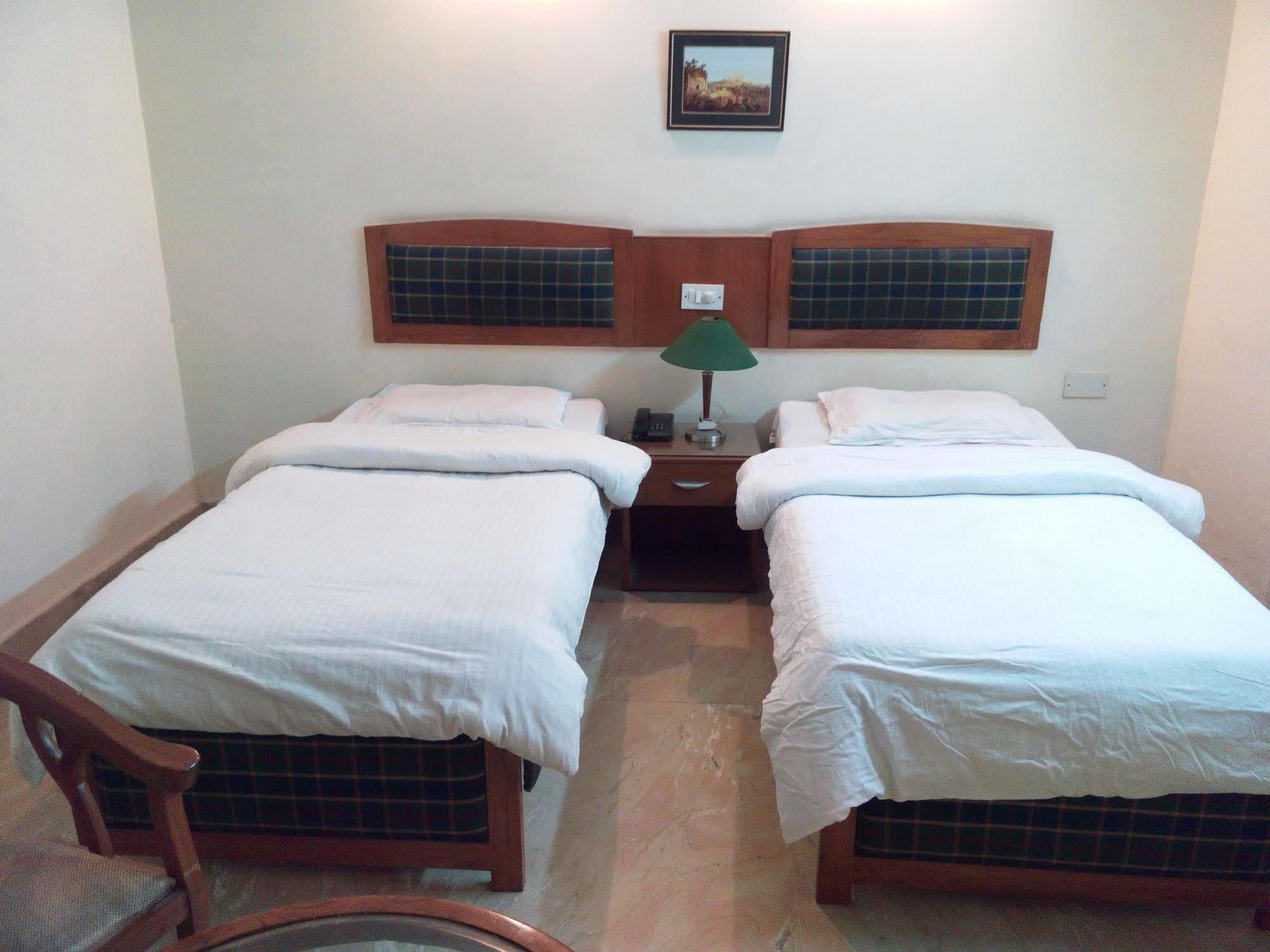Queens Residency Hotel Gurgaon