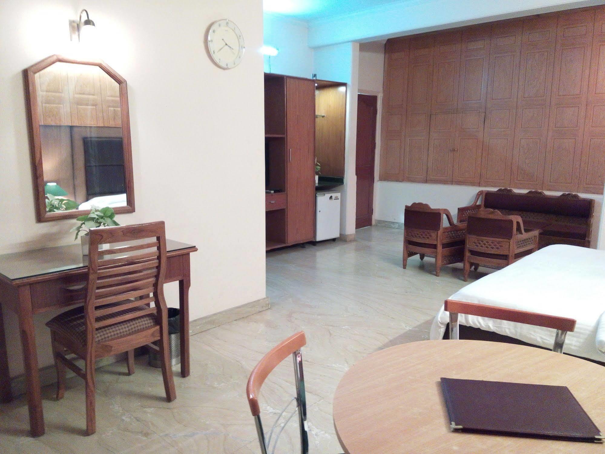 Queens Residency 3*