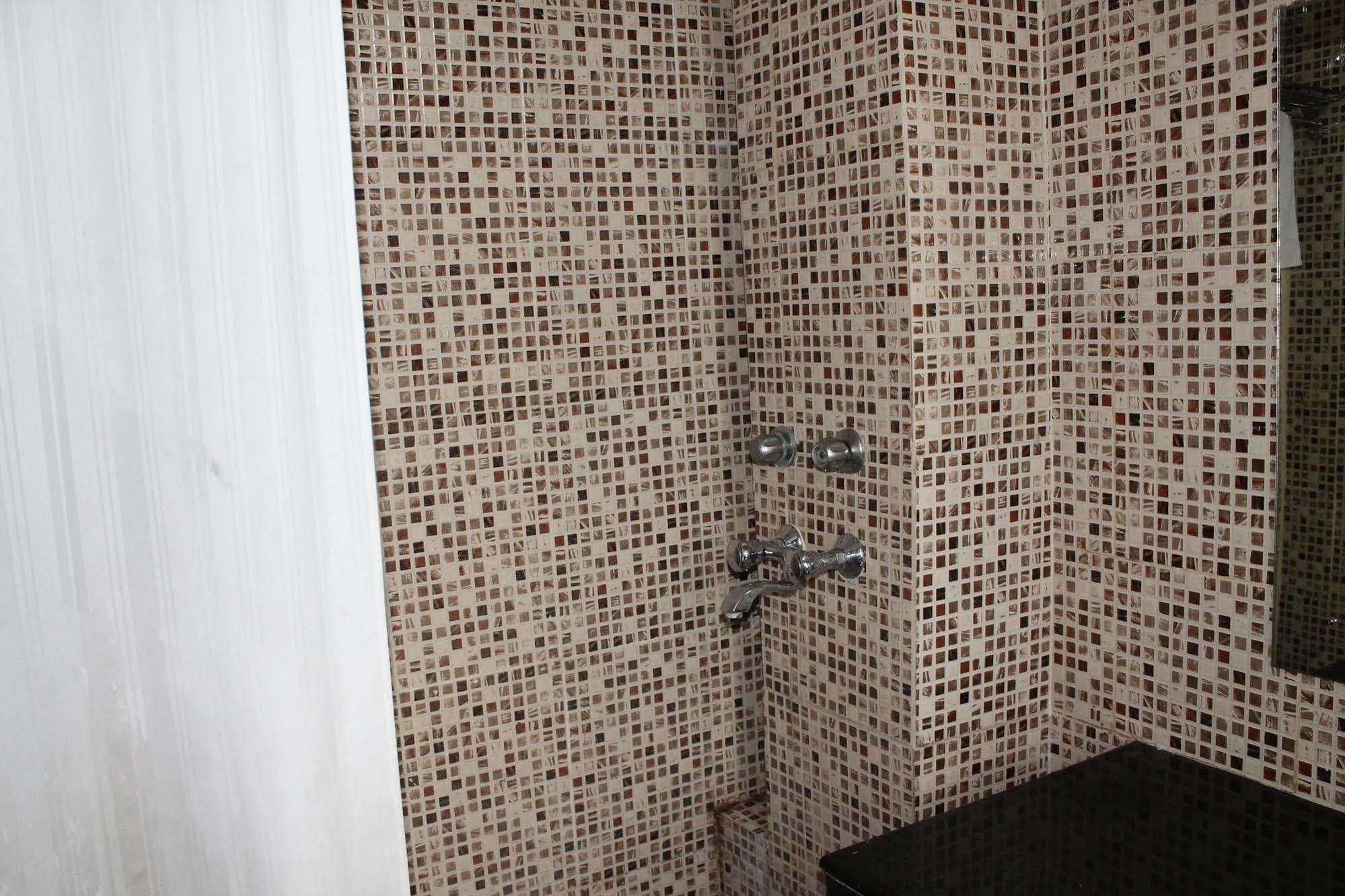 Vijay 3* Gurgaon
