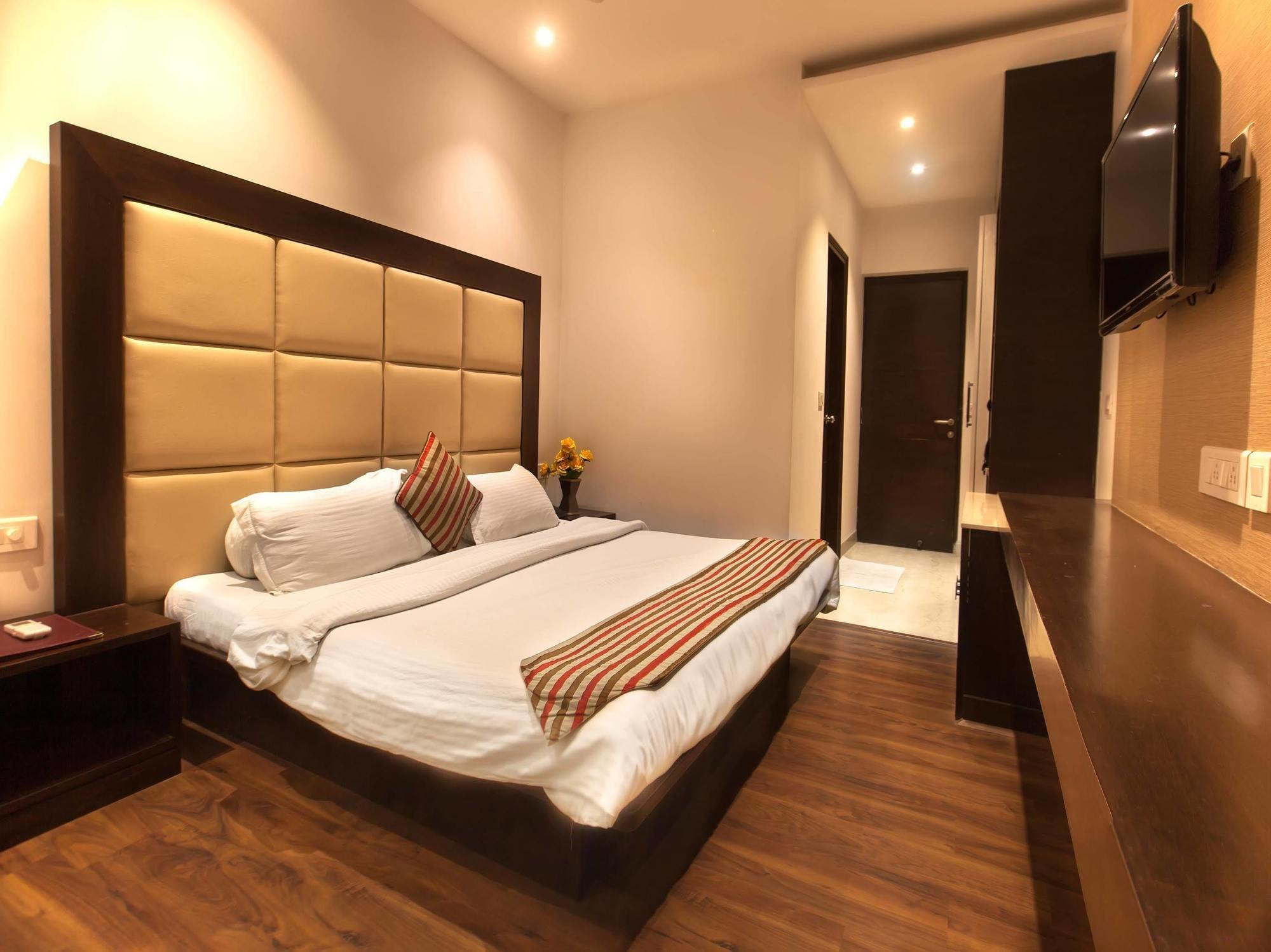 Oyo Cyber Guest house 3*