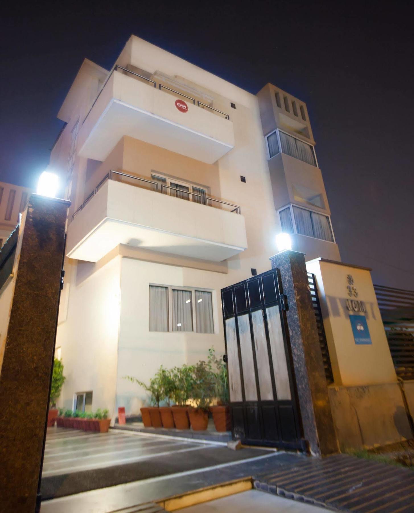 Oyo Cyber Guest house Gurgaon