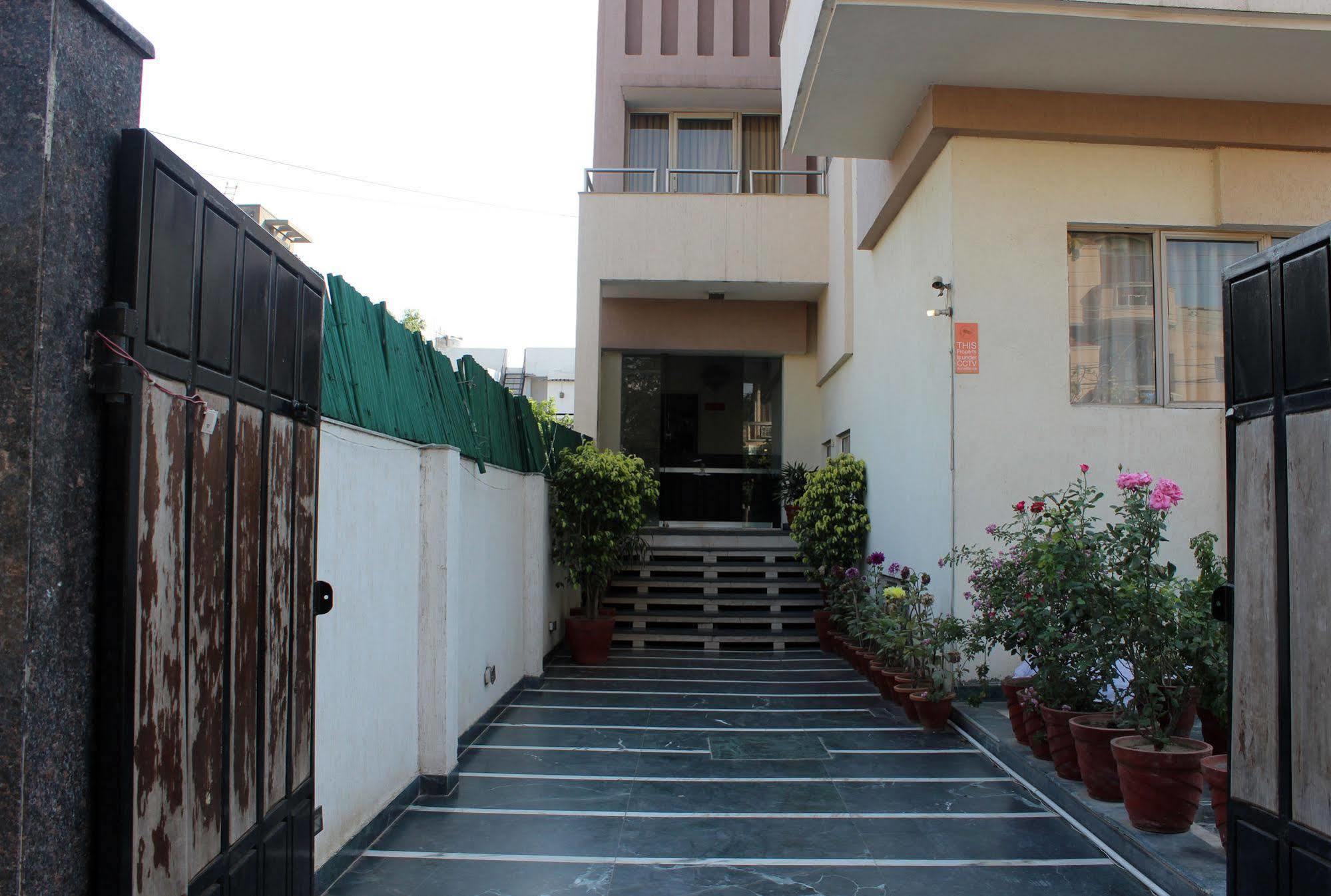 Guest house Oyo Cyber 3*