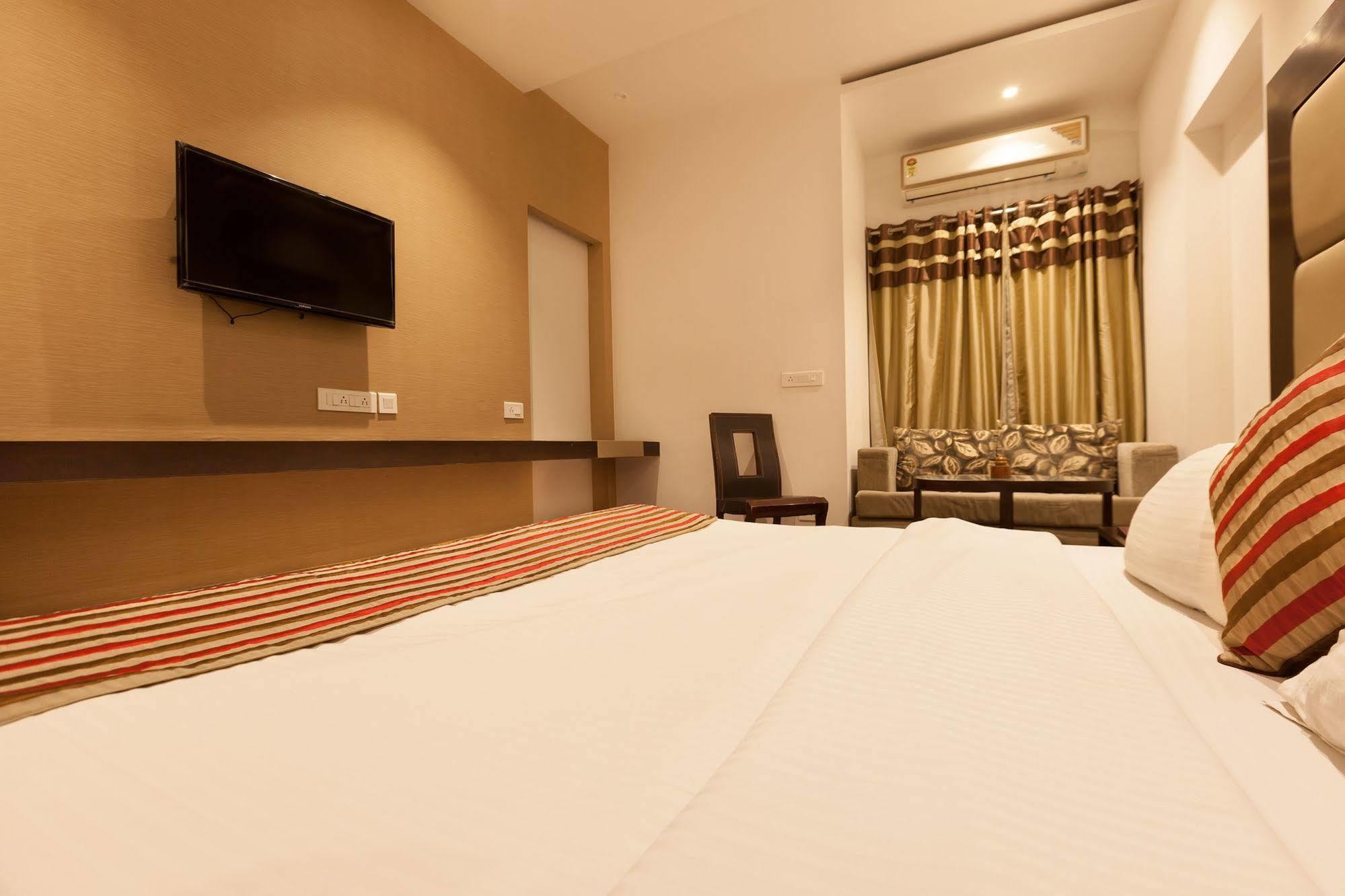 Oyo Cyber Guest house Gurgaon