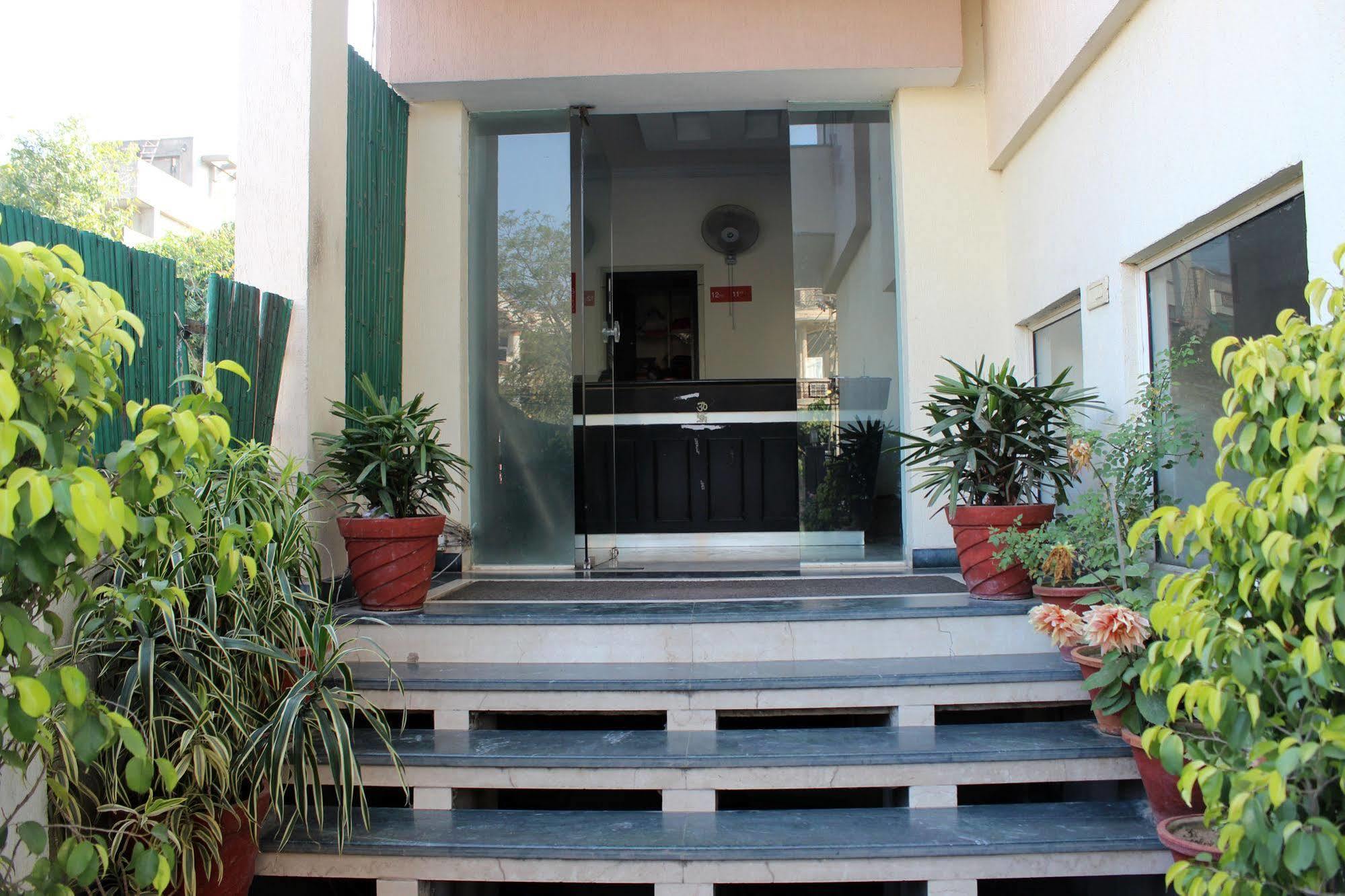 Oyo Cyber Guest house 3*