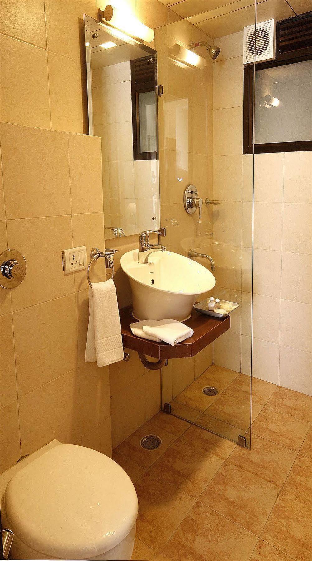 Ahuja Residency Parklane, Gurgaon 3* Gurgaon