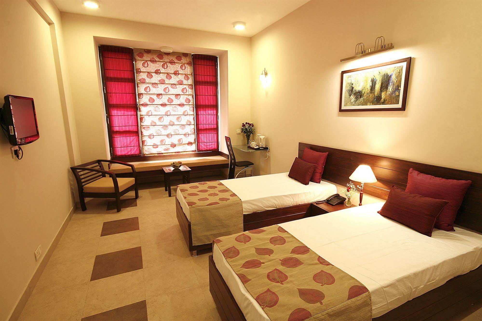 Guest house Ahuja Residency Parklane, Gurgaon Gurgaon
