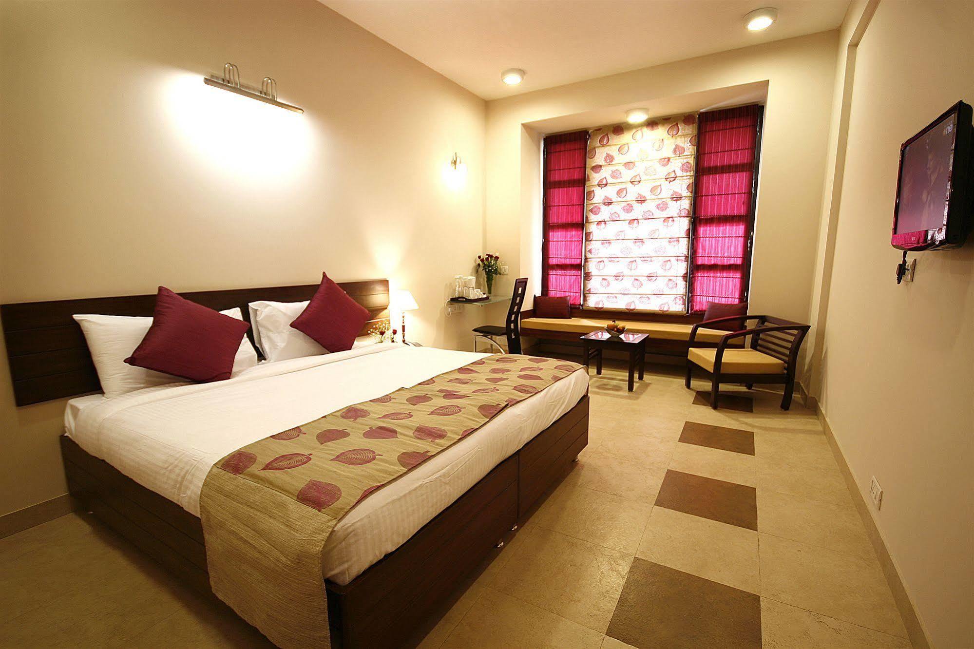 Ahuja Residency Parklane, Gurgaon 3* Gurgaon