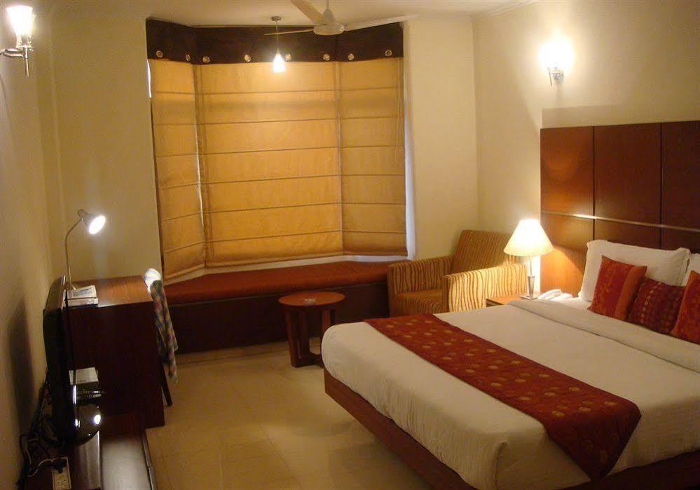 Ahuja Residency Dlf Phase 2