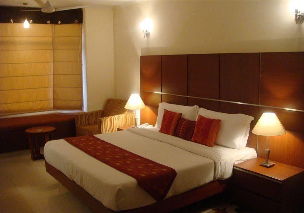 Ahuja Residency Dlf Phase 2 Gurgaon