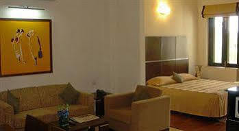 Ahuja Residency Dlf Phase 2 4* Gurgaon