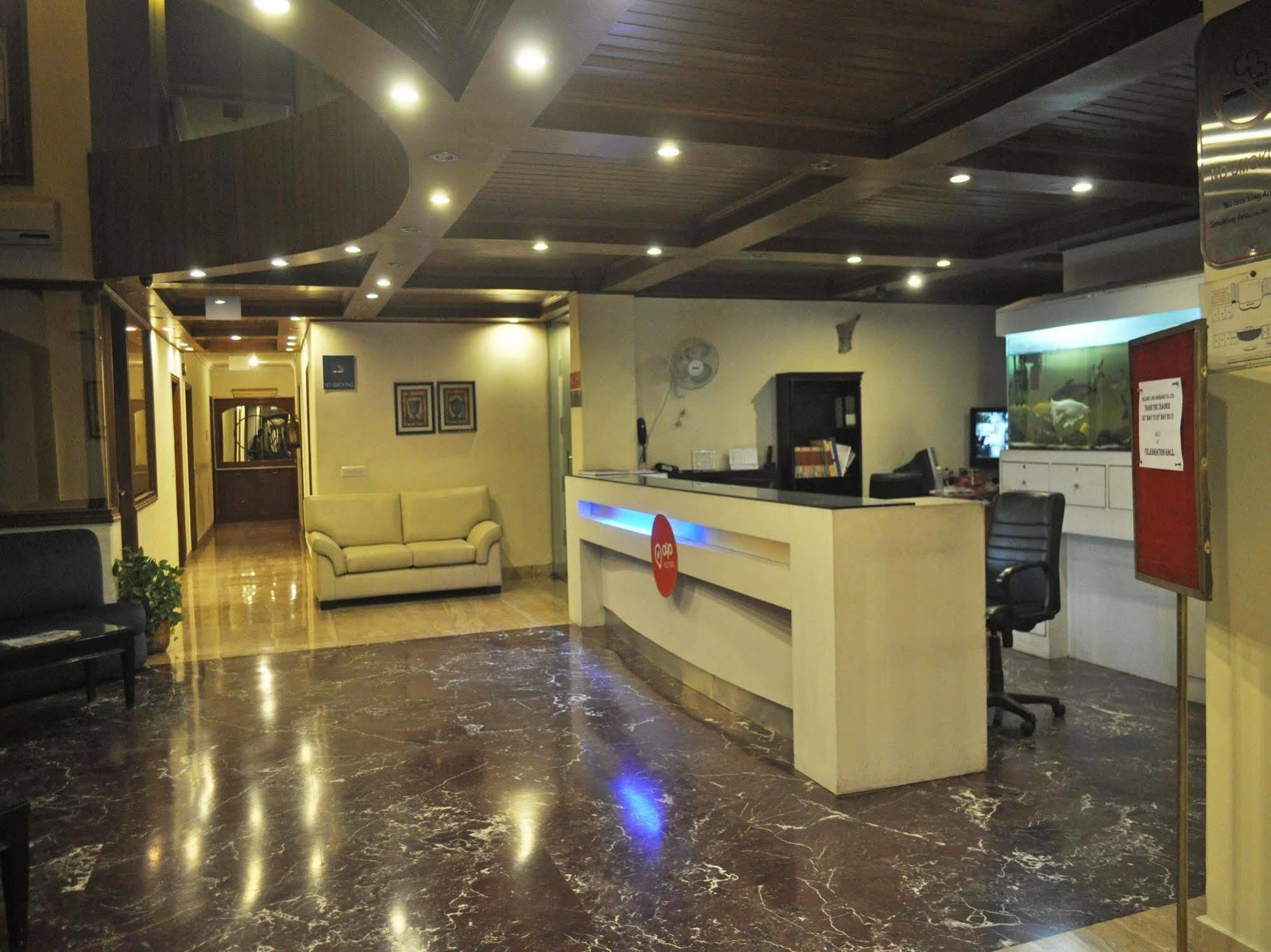 Oyo Sikanderpur Metro Station Hotel