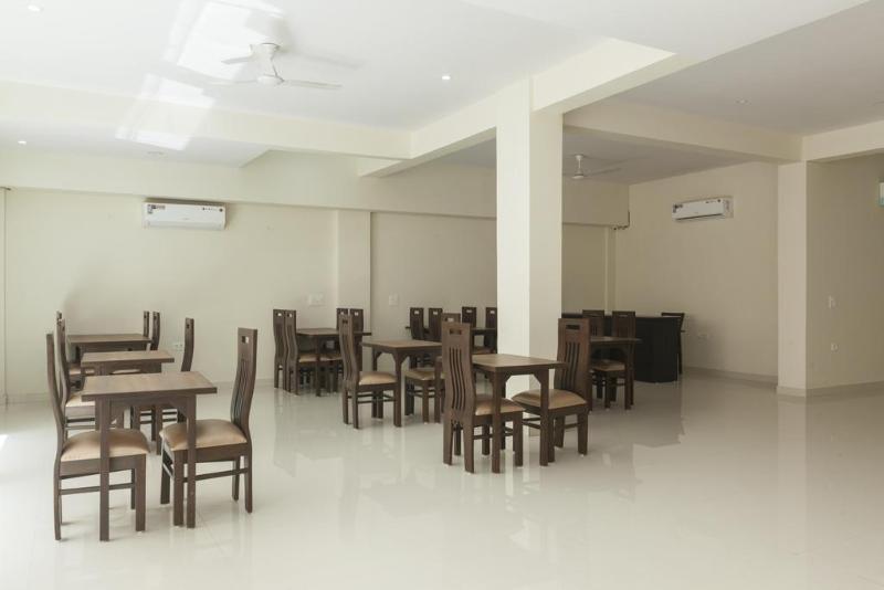 Oyo 14482 Live Gurgaon