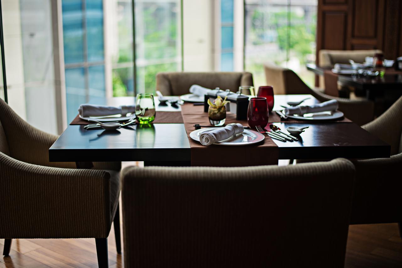 Taj Centre Gurugram Hotel