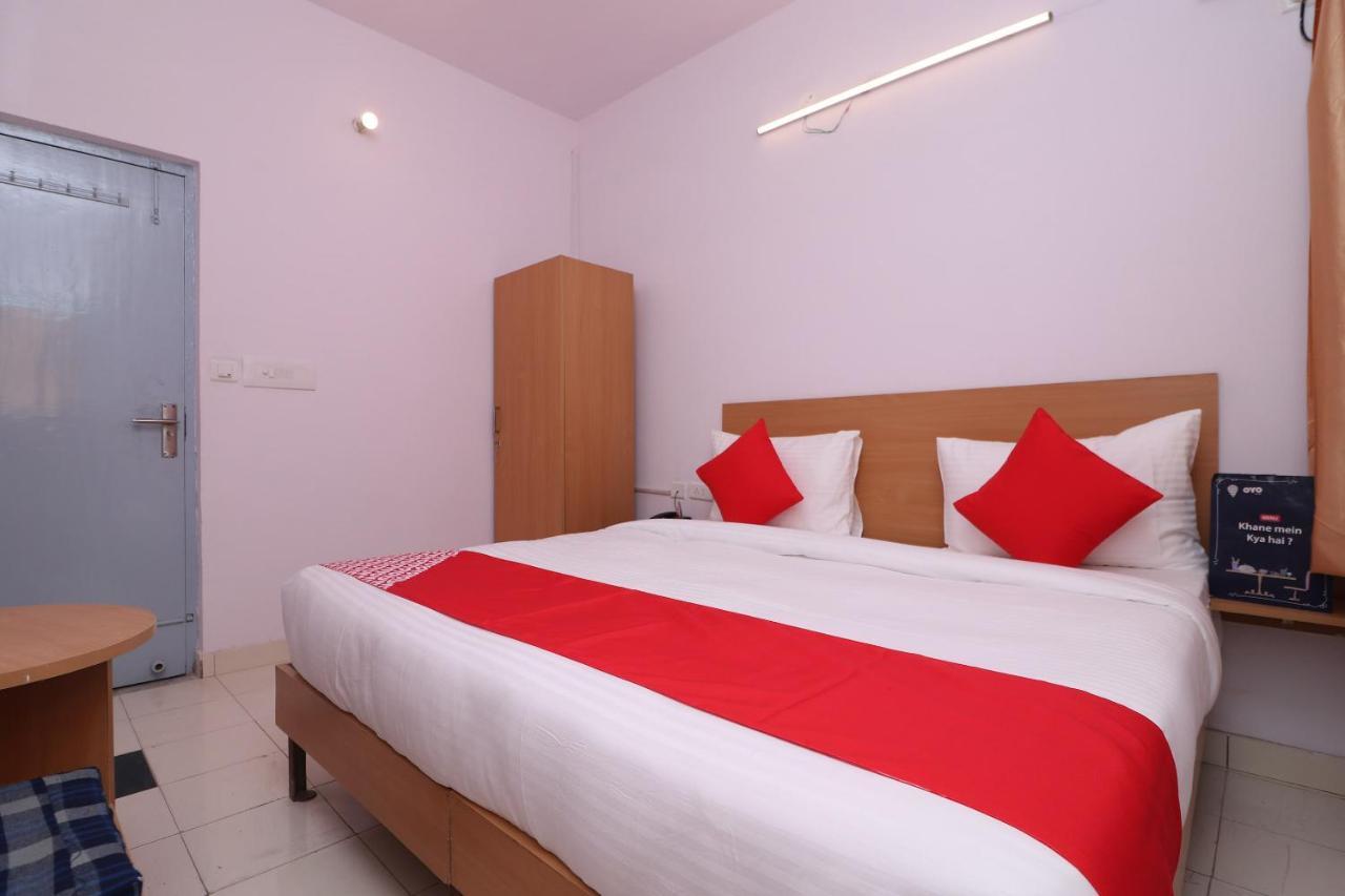 Hotel Oyo Flagship 14530 Sector 14 Harsh