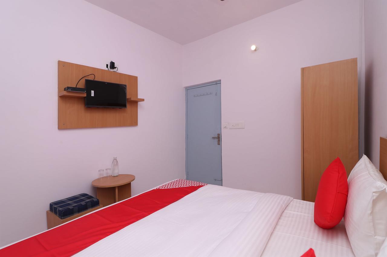 Hotel Oyo Flagship 14530 Sector 14 Harsh Gurgaon