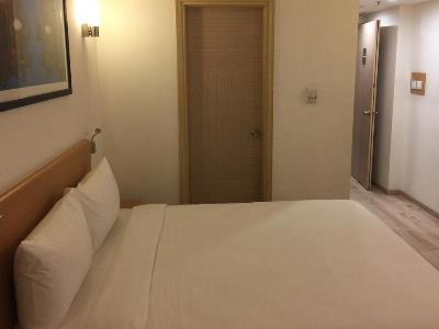 Hotel Red Fox By Lemon Tree Hotels, Sector 60, Gurugram Gurgaon