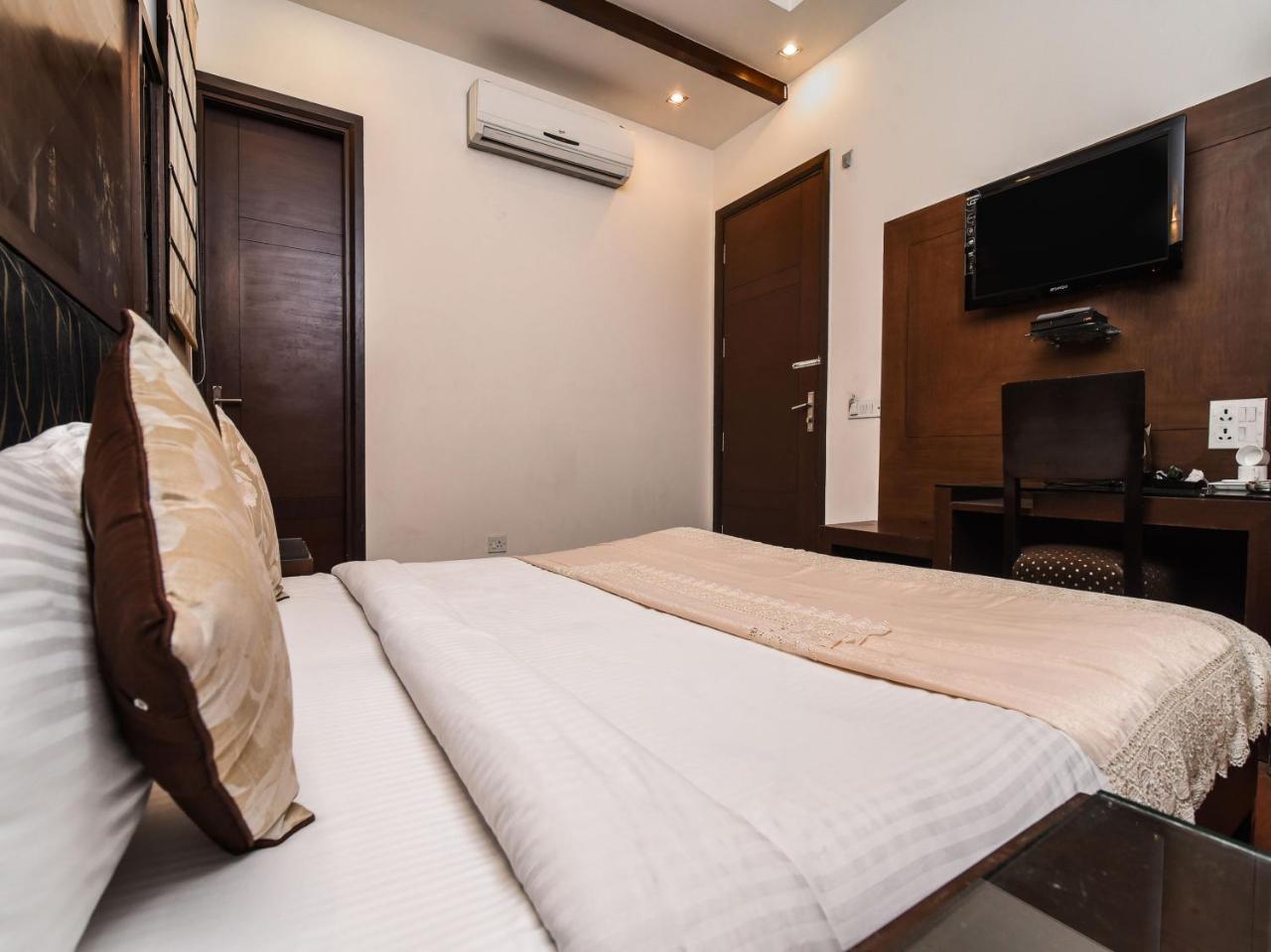 Hotel Haris Mg Road Gurugram Gurgaon