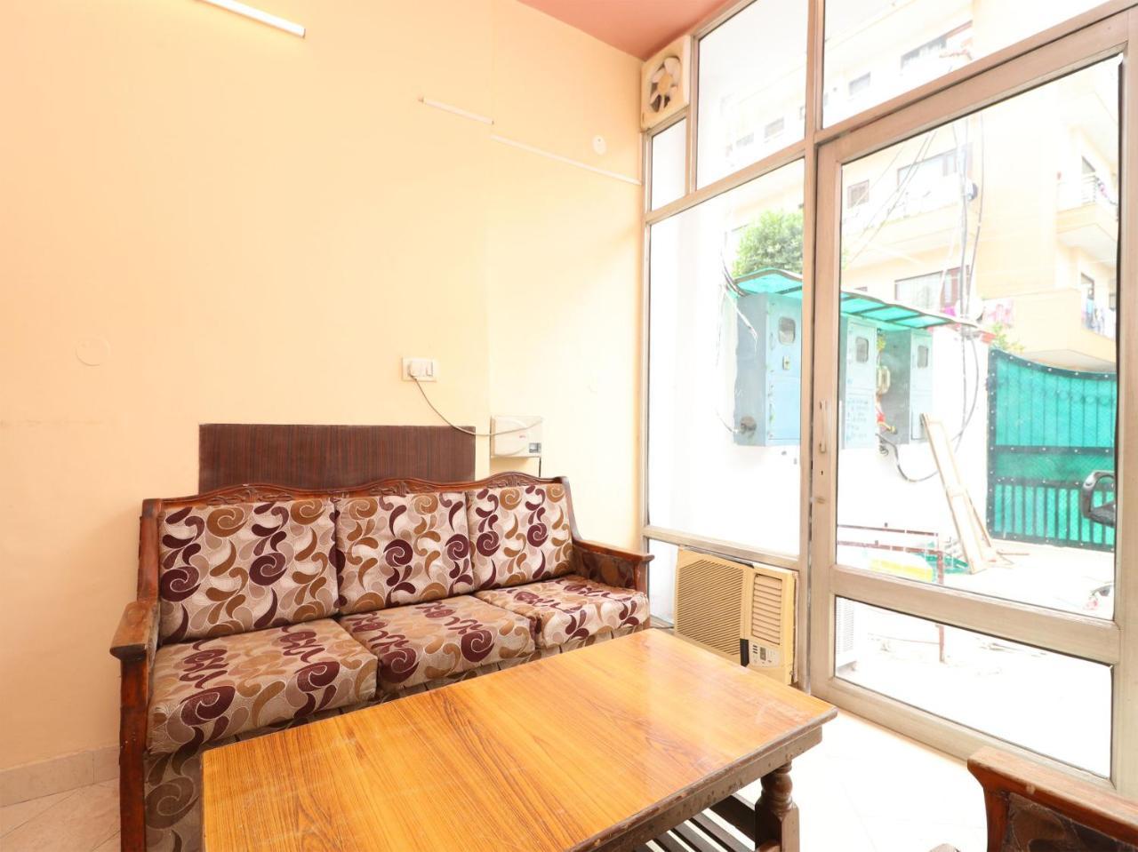 Hotel Oyo Flagship 14530 Sector 14 Harsh Gurgaon