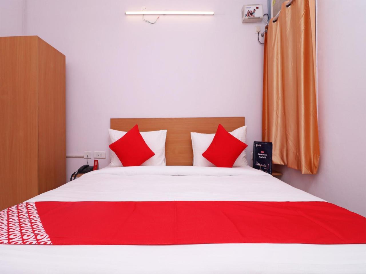 Oyo Flagship 14530 Sector 14 Harsh 3* Gurgaon