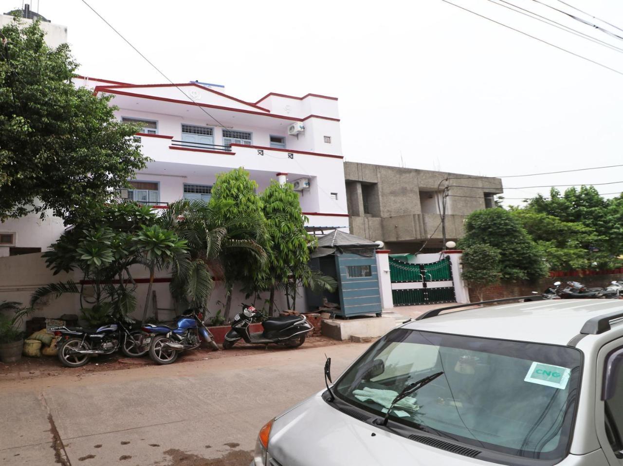 Oyo Flagship 14530 Sector 14 Harsh Hotel Gurgaon