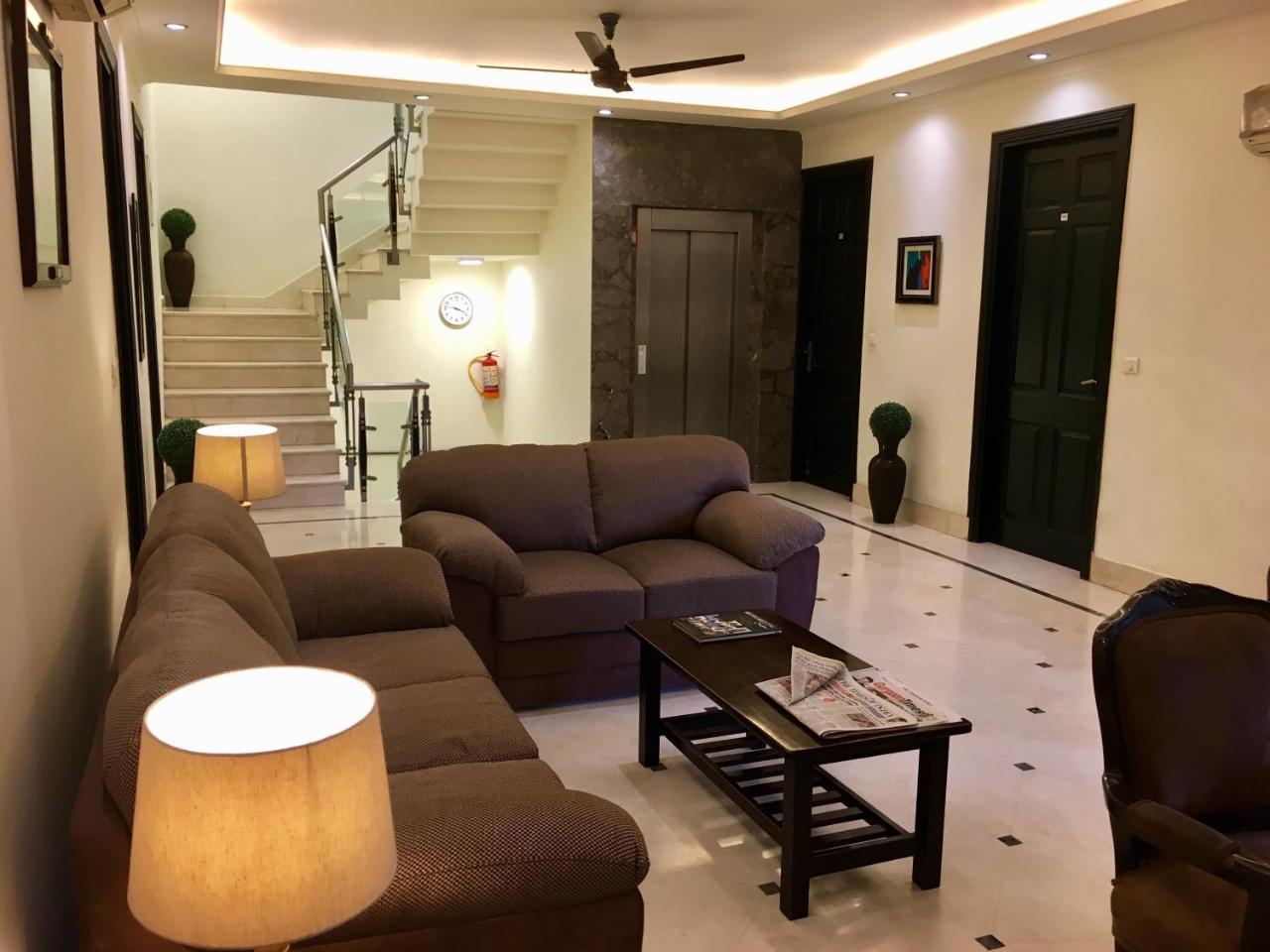 La Hotel Gurgaon