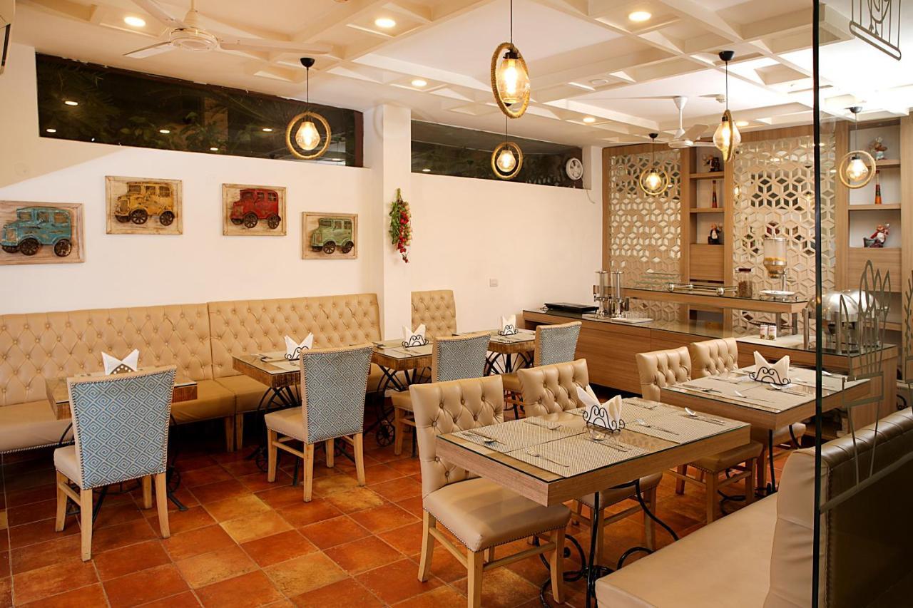Ahuja Residency Dlf Phase 2 Hotel Gurgaon