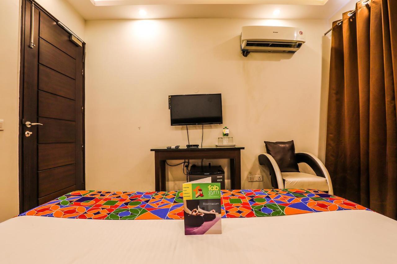 Fabhotel Daffodil Huda Center Hotel