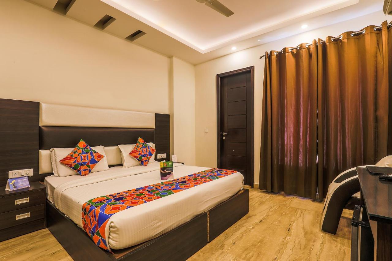 Fabhotel Daffodil Huda Center Hotel