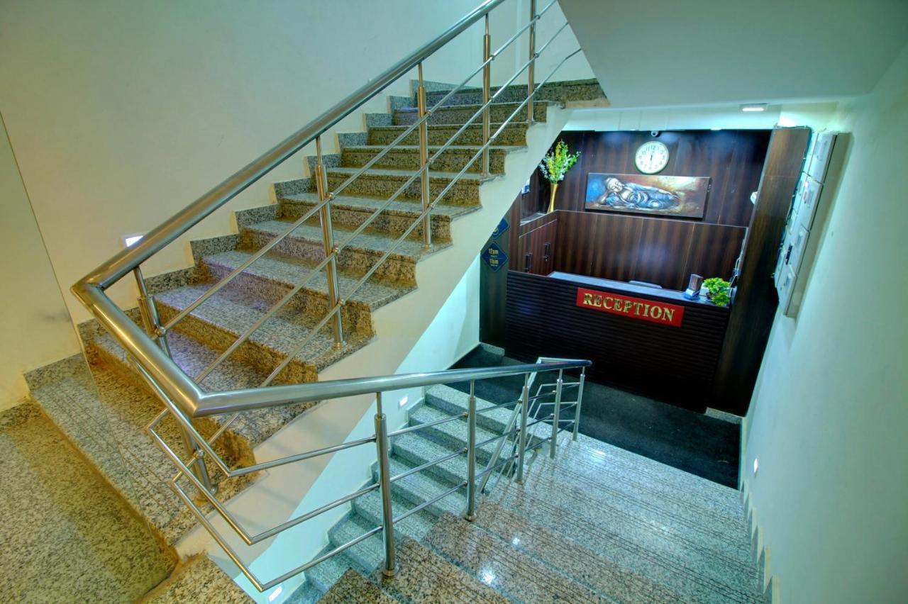 Staayz Premium Gurgaon Guest house