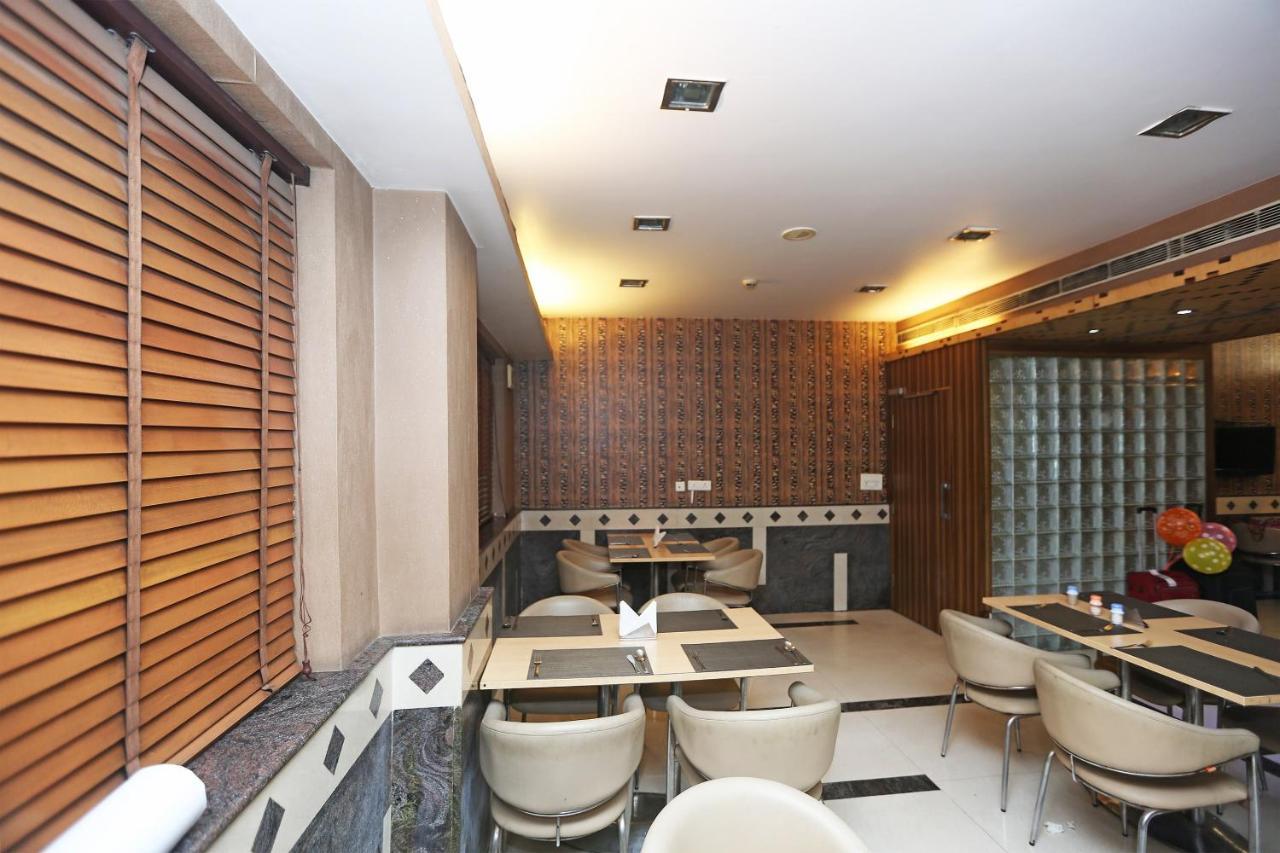 Oyo 22398 Premium 3* Gurgaon
