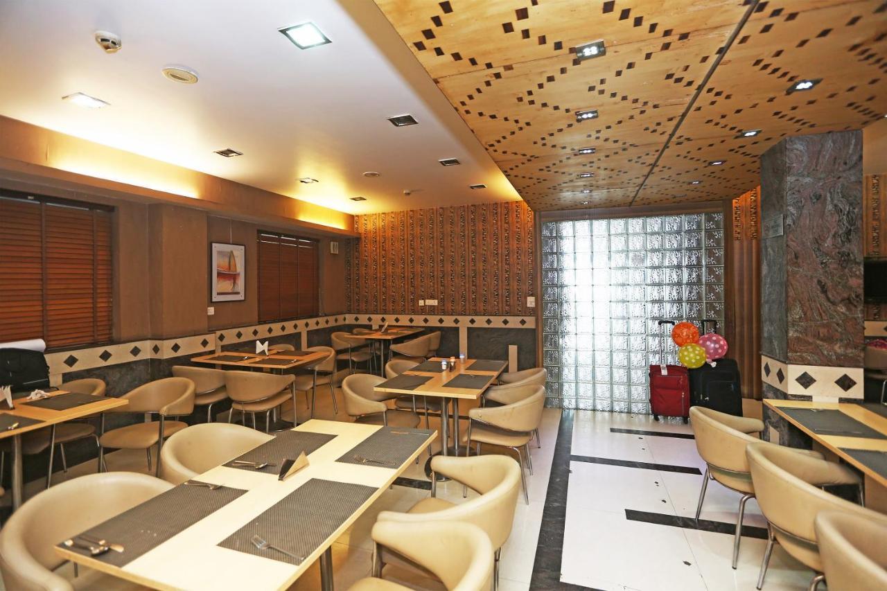 Hotel Oyo 22398 Premium