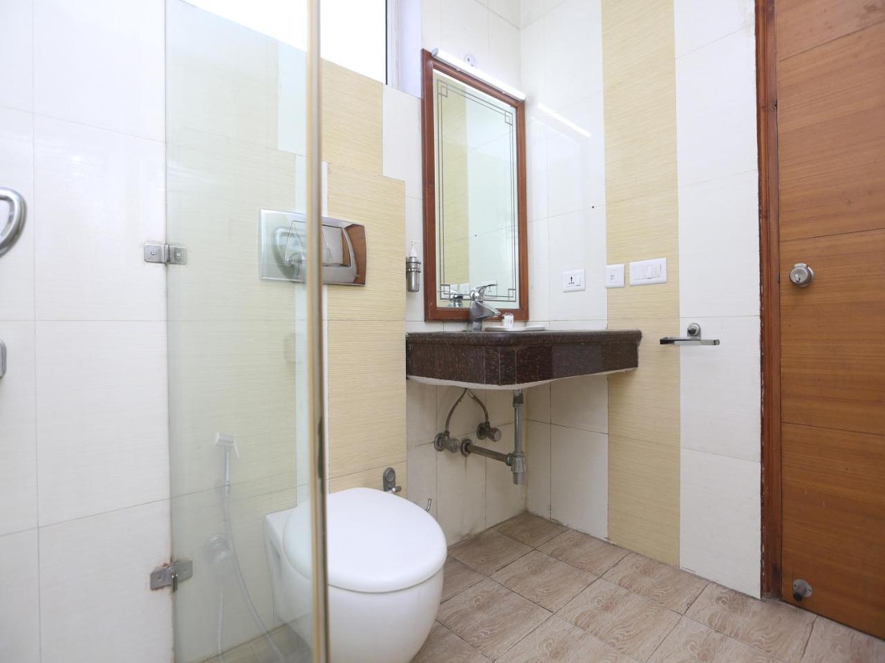 Oyo 22398 Premium Gurgaon