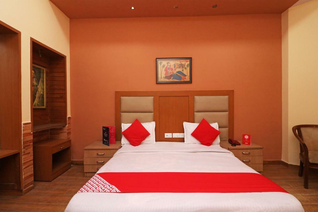 Oyo 26811 Moonlight Residency Hotel Gurgaon