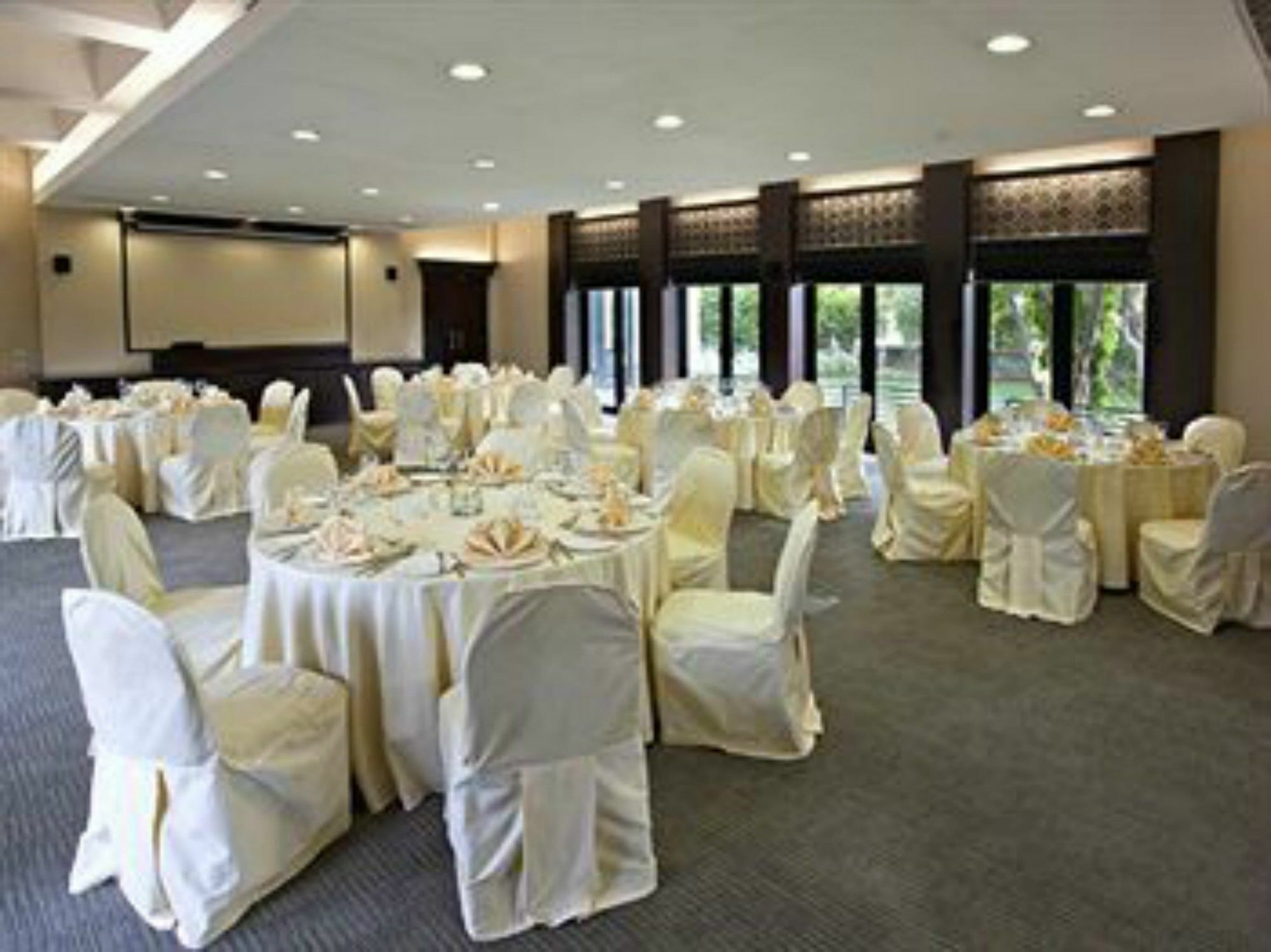 Lemon Tree Hotel, Tarudhan Valley, Manesar Resort Gurgaon