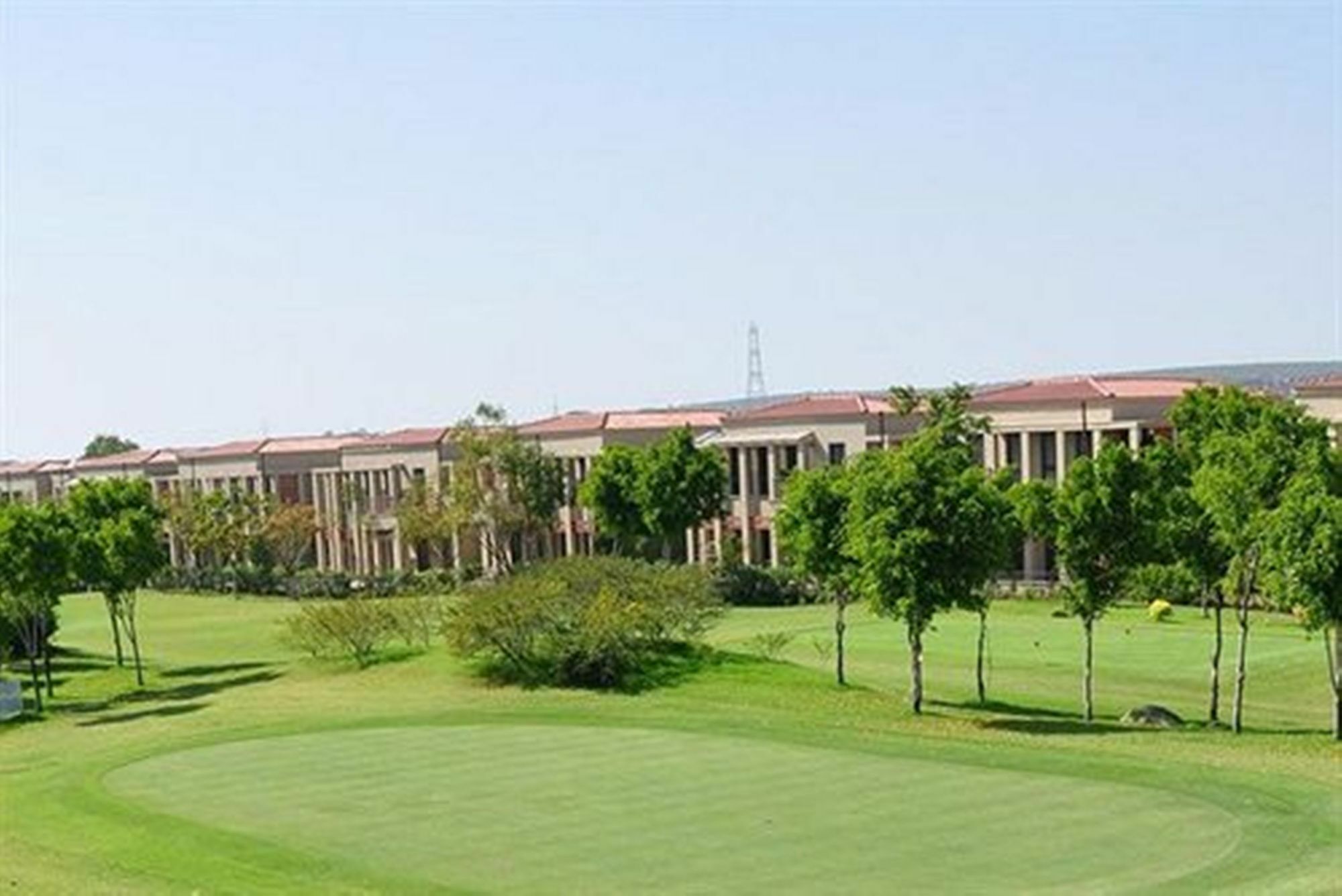 Resort Lemon Tree Hotel, Tarudhan Valley, Manesar