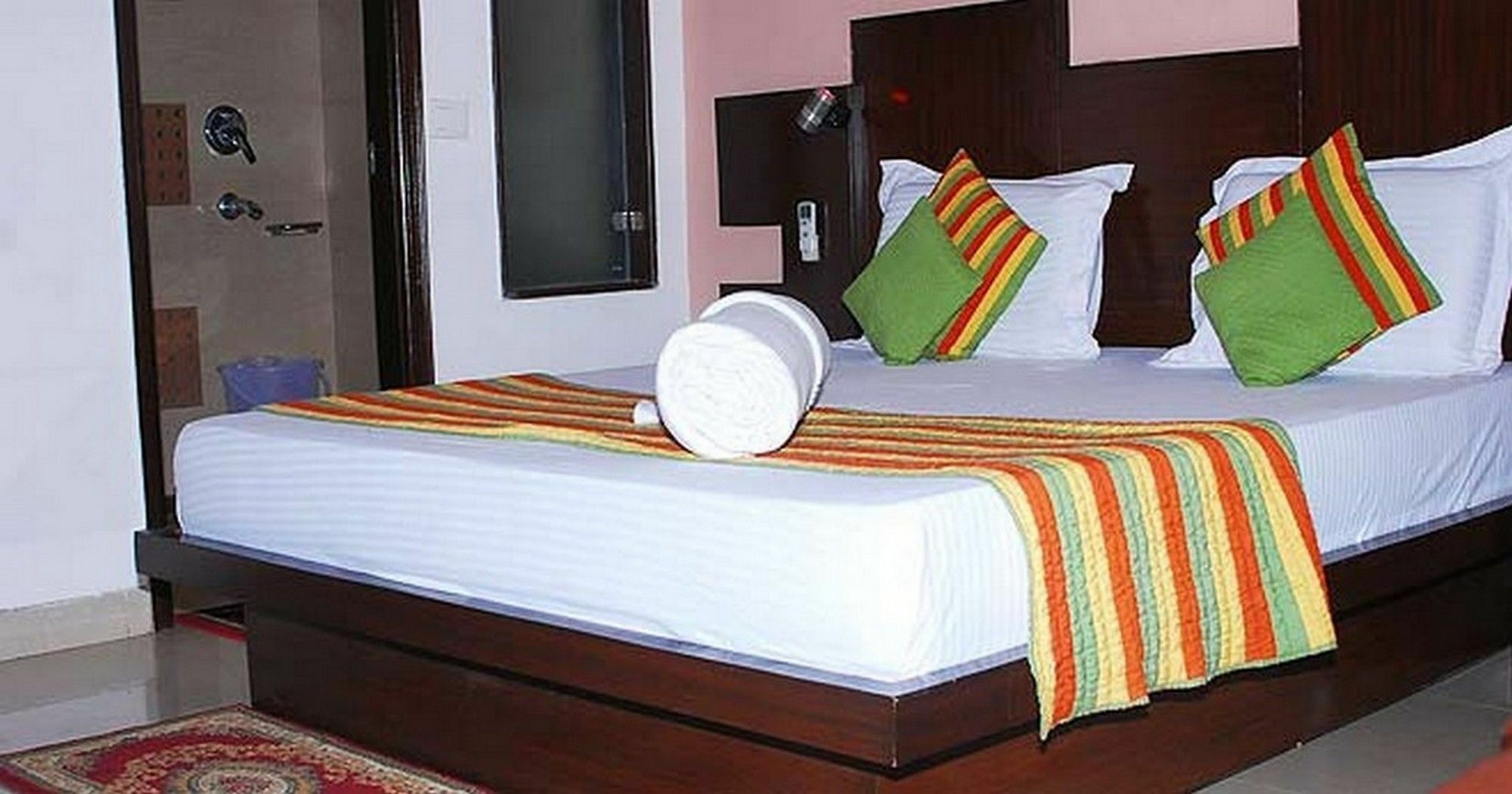 Maxfort Greenwood Hotel