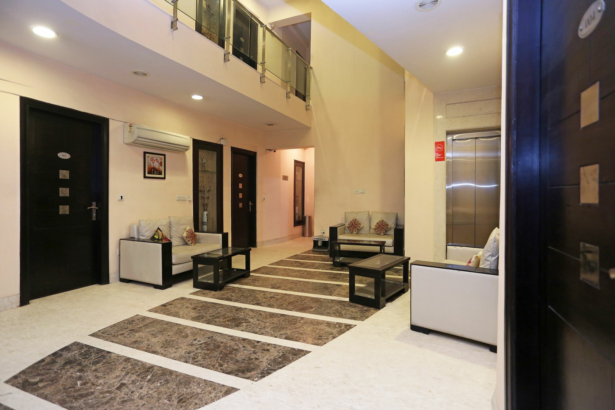 Hotel Oyo 11322 The Camria Gurgaon