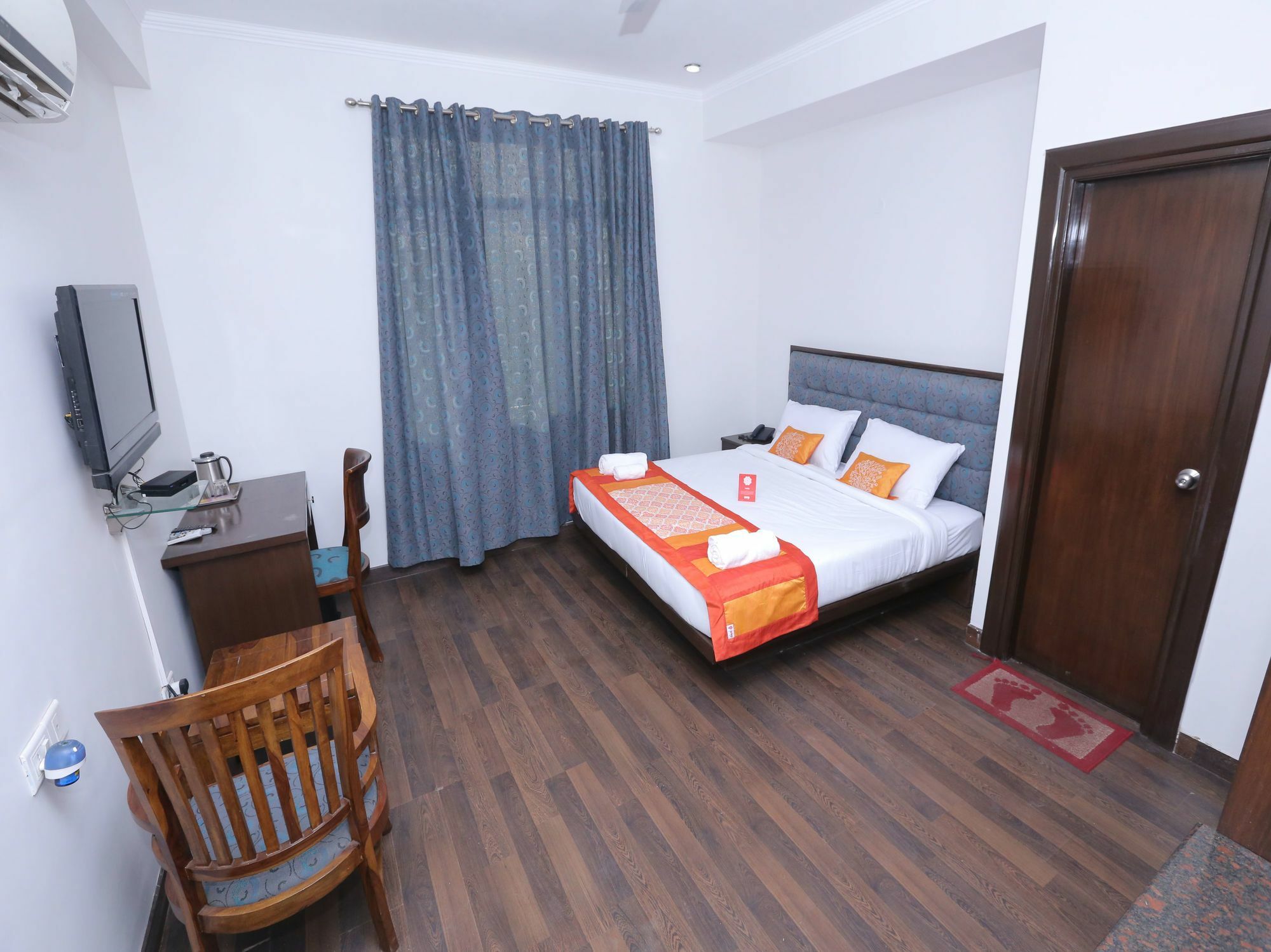 Hotel Oyo 4131 Glen Thirty Gurgaon