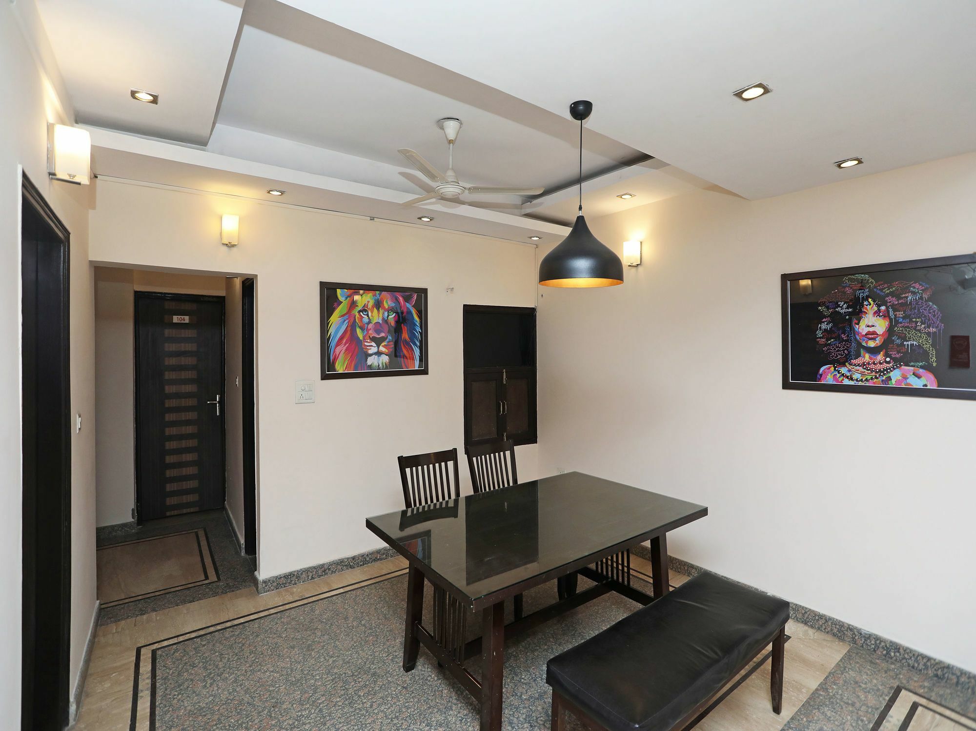 Oyo 11761 Whitepod 3* Gurgaon