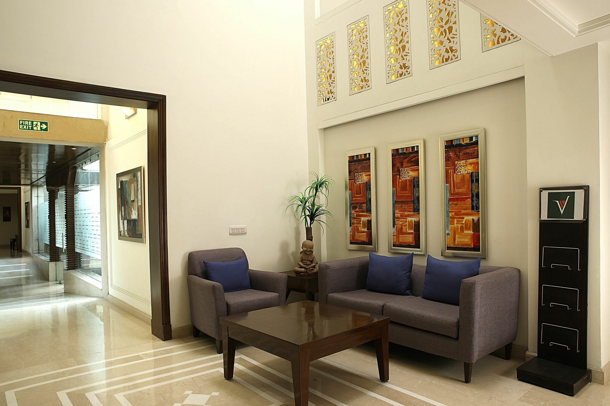 Inde Signature Tower Hotel