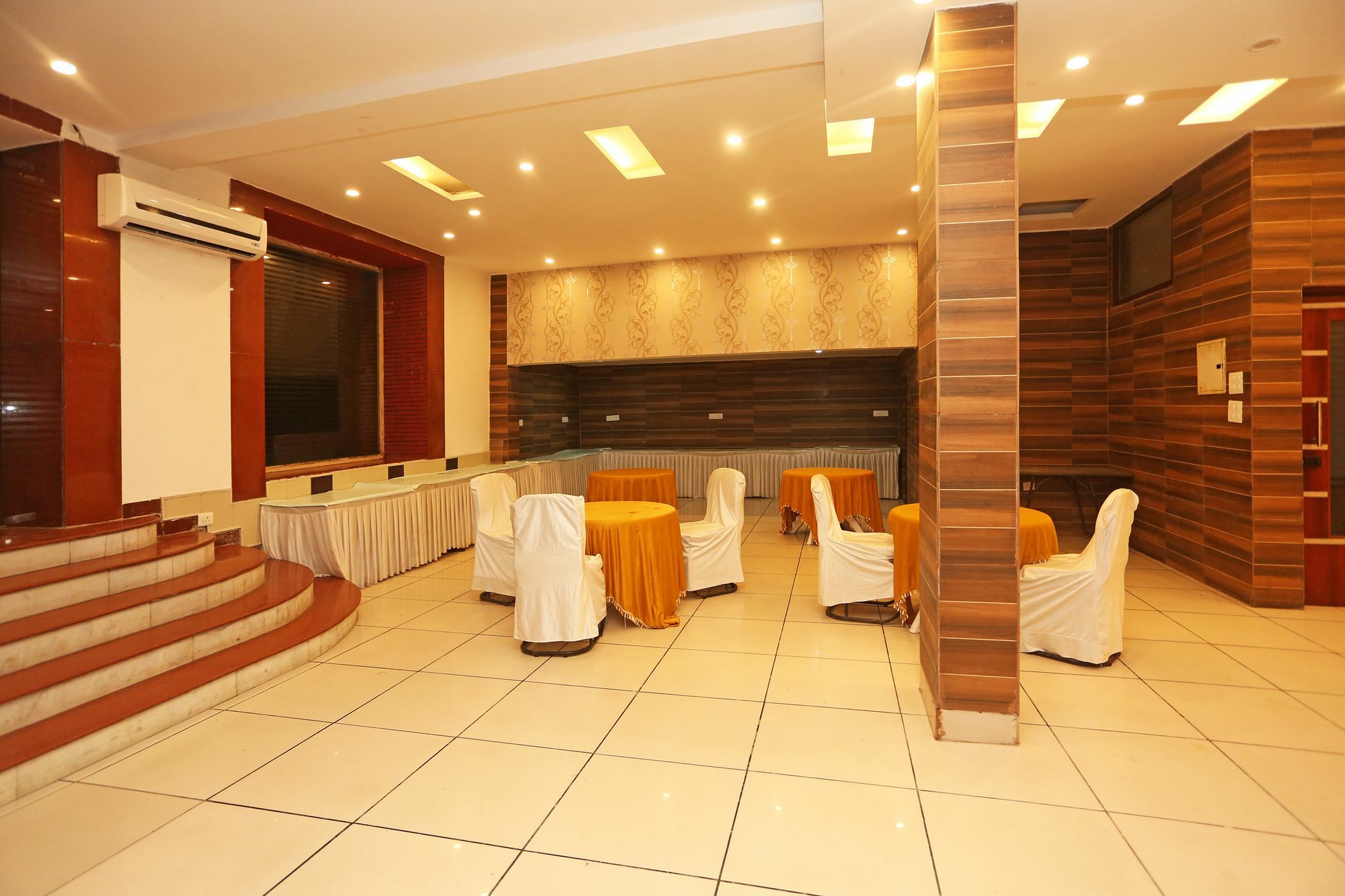 Hotel The Avenue Residency Near Leisure Valley Park