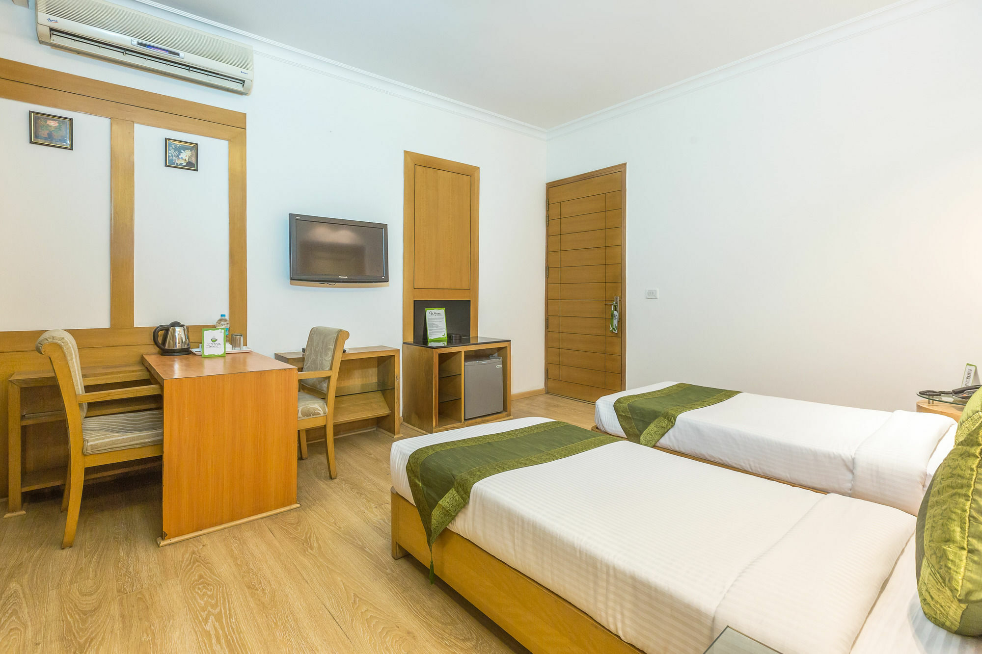 Oyo 9176 Aambson View 3*