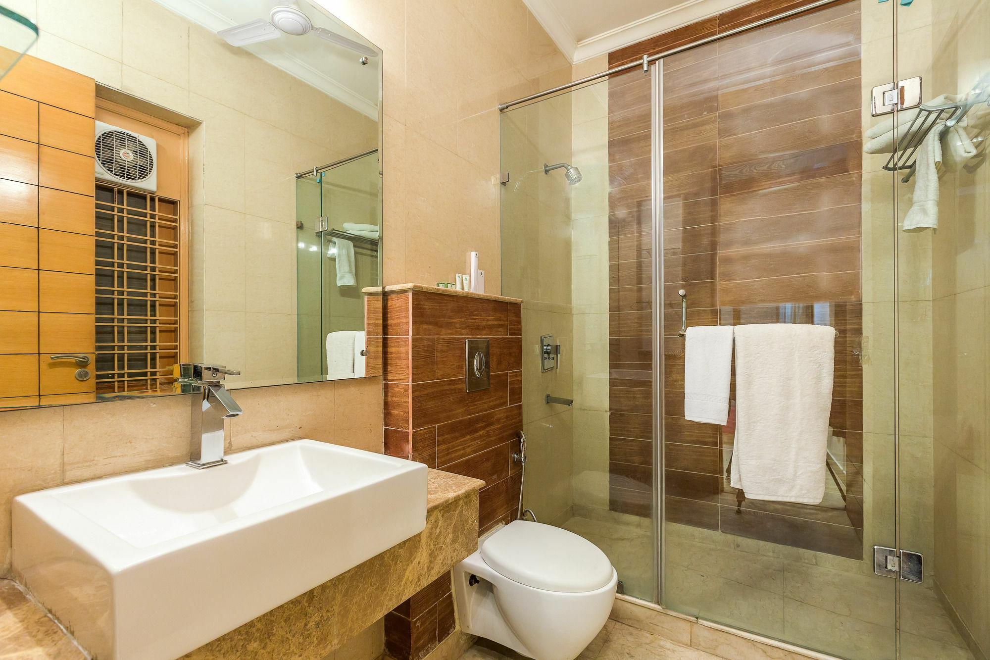 Hotel Oyo 9176 Aambson View Gurgaon